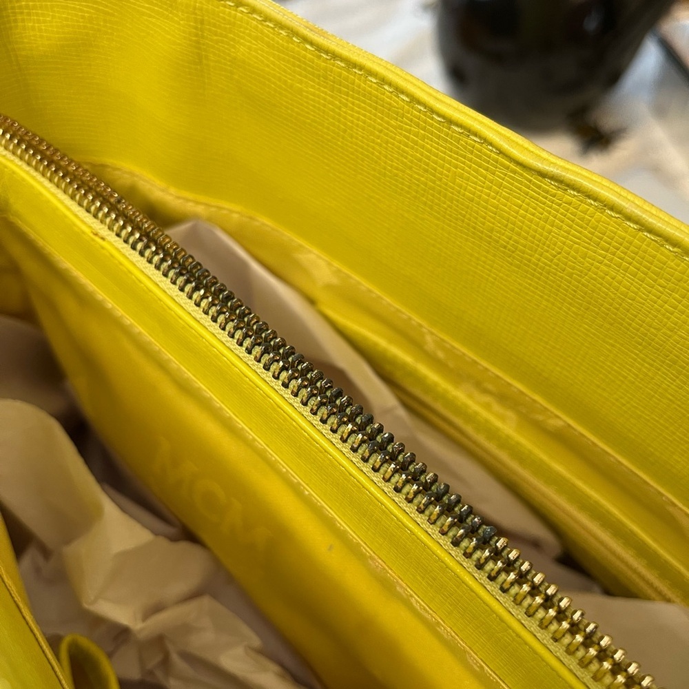 MCM Yellow Tote Bag GUc AUTHENTIC - Picture 8 of 16